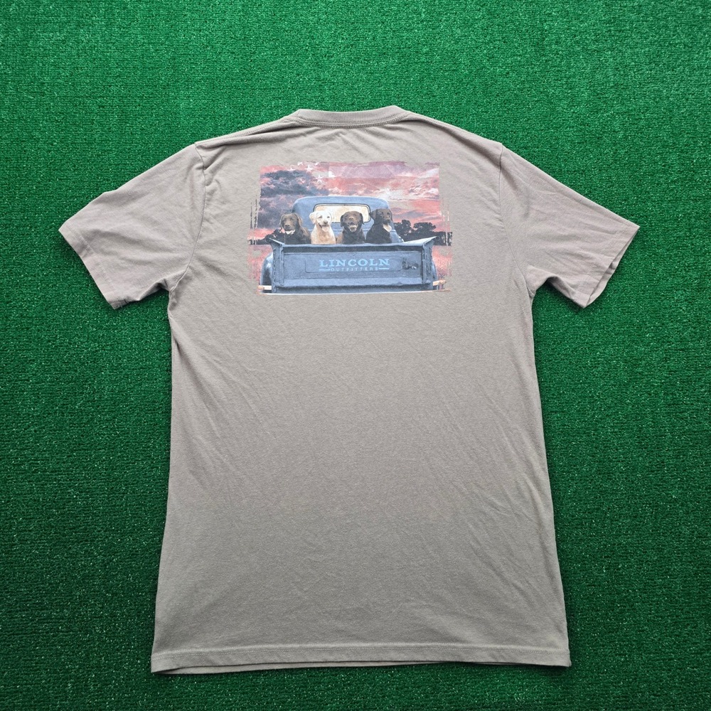 Lincoln Outfitters Tshirt Mens Medium Short Sleeve Dogs Pick Up Truck Print